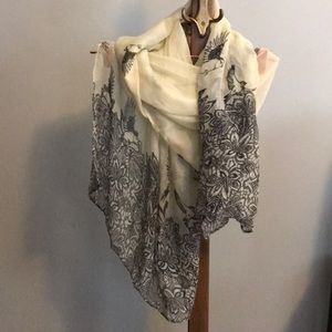 Express Bird Scarf Spring